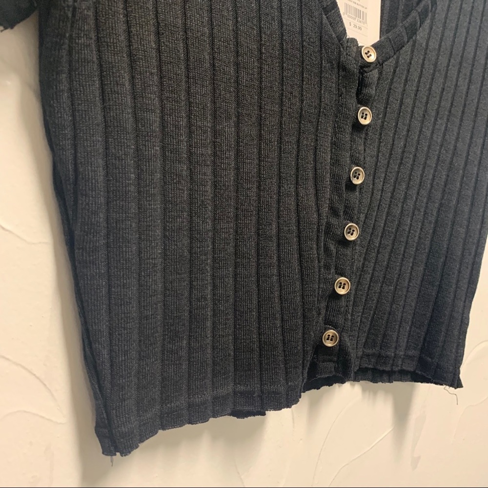 Black Cropped Top | Small - Picture 4 of 6